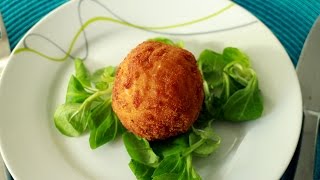 How to make Arancini  Italian rice balls [upl. by Oirasec]