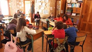 Écoles alternatives  une voie à suivre   Tout Compte Fait [upl. by Kutzer]