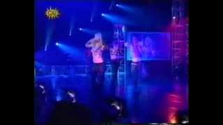 Britney Spears  Stronger Live MTV 2000 [upl. by Lemar]