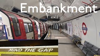 London Underground 🇬🇧 quotMIND THE GAPquot Loud Message Announcement [upl. by Alpheus]