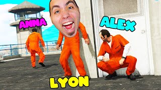 NASCONDINO CON I PEDONI IN PRIGIONE SU GTA5 [upl. by Savinirs]