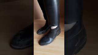 Gummireitstiefel werden abgeschnitten  Cutting my rubber ridingboots [upl. by Theodore]