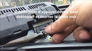 Demonter lafficheur central de Twingo Changement dampoule [upl. by Handbook377]