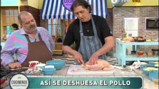 Técnica para deshuesar pollo en bolsa [upl. by Inahet498]