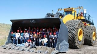 LeTourneau L2350  The Biggest Wheel Loader in The World [upl. by Schaab293]