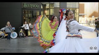 Mariachis y Folklore Mexicanos invaden Milán [upl. by Autum]