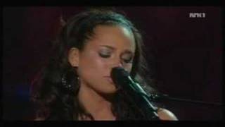 Alicia Keys  Fallin Live [upl. by Celestyna]