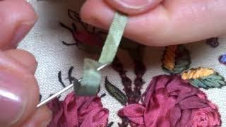 Conseils et Astuces  Broderie au ruban  Démarrer une aiguillée [upl. by Tniassuot]