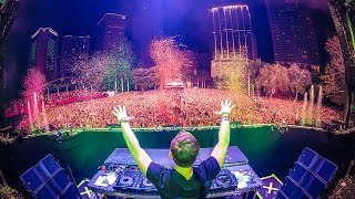 Hardwell  LIVE  Ultra Music Festival 2015 [upl. by Maccarone]