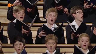 Dresdner Kreuzchor  quotAve Mariaquot Anton Bruckner  ZDF Adventskonzert aus Dresden 2016 [upl. by Repinuj]