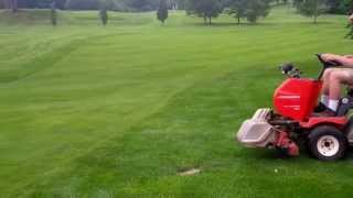 Jacobsen Greens King IV mowing approachescollars [upl. by Avner]