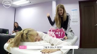 ChaeLisa Give Massage To Each Other  Rosé Lisa BLACKPINK DIARIES Ep 6 [upl. by April]