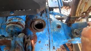 Ford 2000 Tractor Hydraulic Lift amp Rear Axle Servicing [upl. by Donadee]