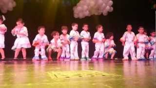 Coreografia  Sopa de Caracol  Vandy Kids Center 2012 [upl. by Gardiner88]