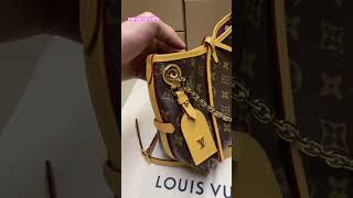 Louis Vuitton Carryall BB 26CM [upl. by Cloutman544]