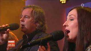 Runrig  Somewhere with Julie Fowlis [upl. by Sweyn]