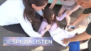 Kinderarbeit im Imbiss 12Jährige bricht zusammen  Auf Streife  Die Spezialisten  SAT1 TV [upl. by Jo]