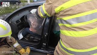 ONGEVAL MET BEKNELLING  BRANDWEER  UITRUK  PRIO 1  CAR CRASH  DUTCH FIREFIGHTERS [upl. by Vergne631]